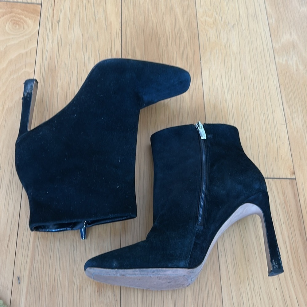 Vince Camuto Taileen suede square toe boots